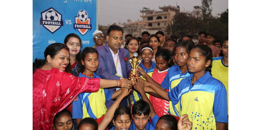 महिला दिवस पर बालिकाओं का दमदार खेल, मुंगेर टीम ने जीता फुटबॉल मैच